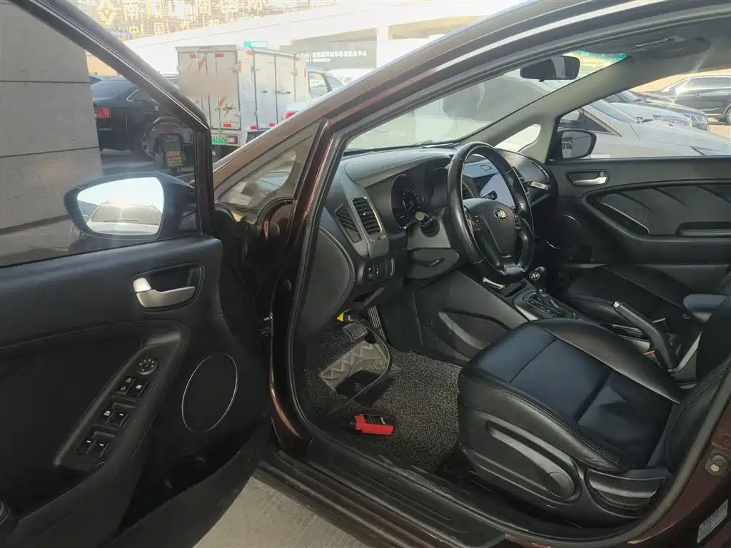 Kia K3 2015 1.6L Automatic GLS фото 16