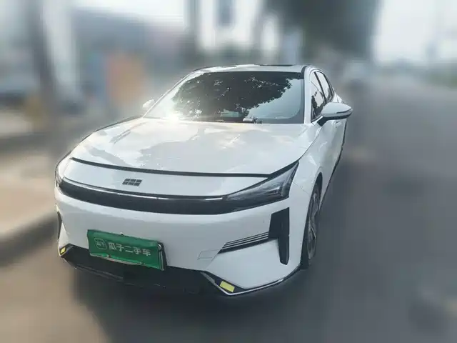 Geely Galaxy L6 125km PLUS