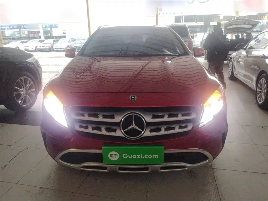 Mercedes-Benz GLA 2018 GLA 200 Dynamic фото 3