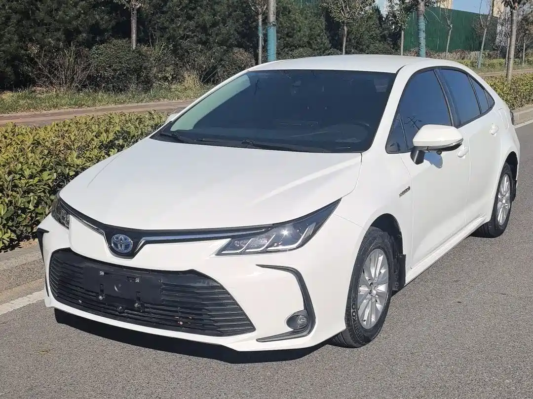 Фото 1 - Toyota Corolla