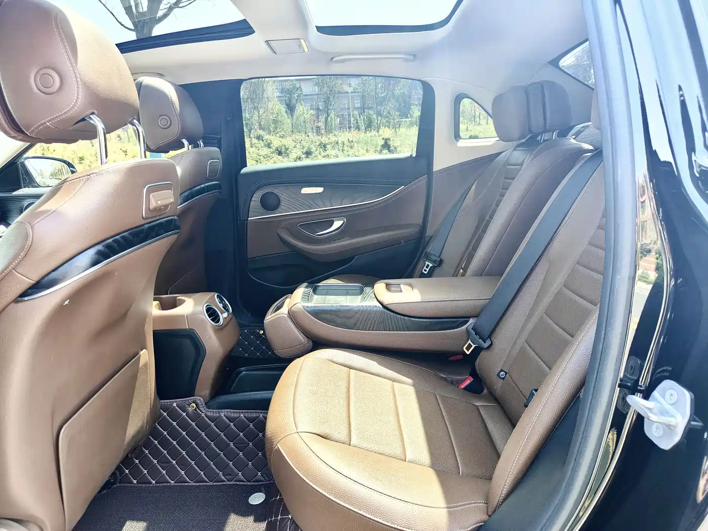 Mercedes-Benz E-Class 2019 E 300 L Sport Fashion фото 6