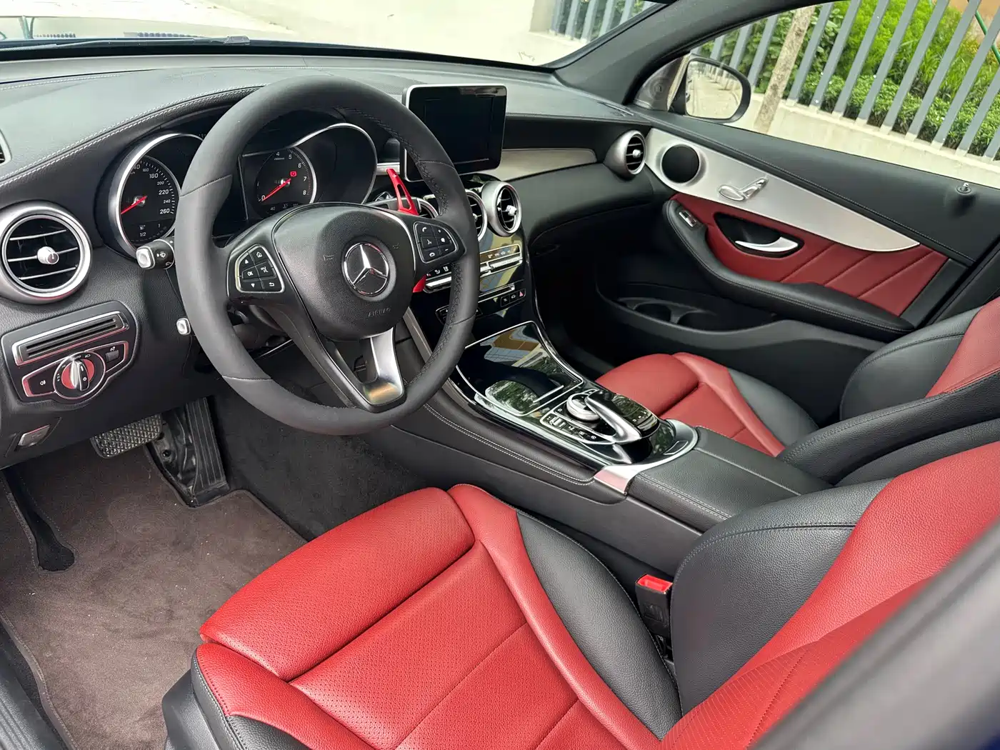 Mercedes-Benz GLC Coupe 2018 GLC 200 4MATIC Coupe SUV фото 12