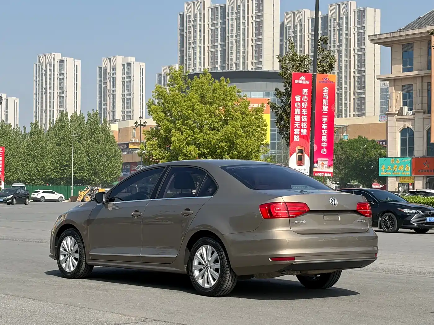 Volkswagen Sagitar 2015 1.6L Automatic Comfort фото 19