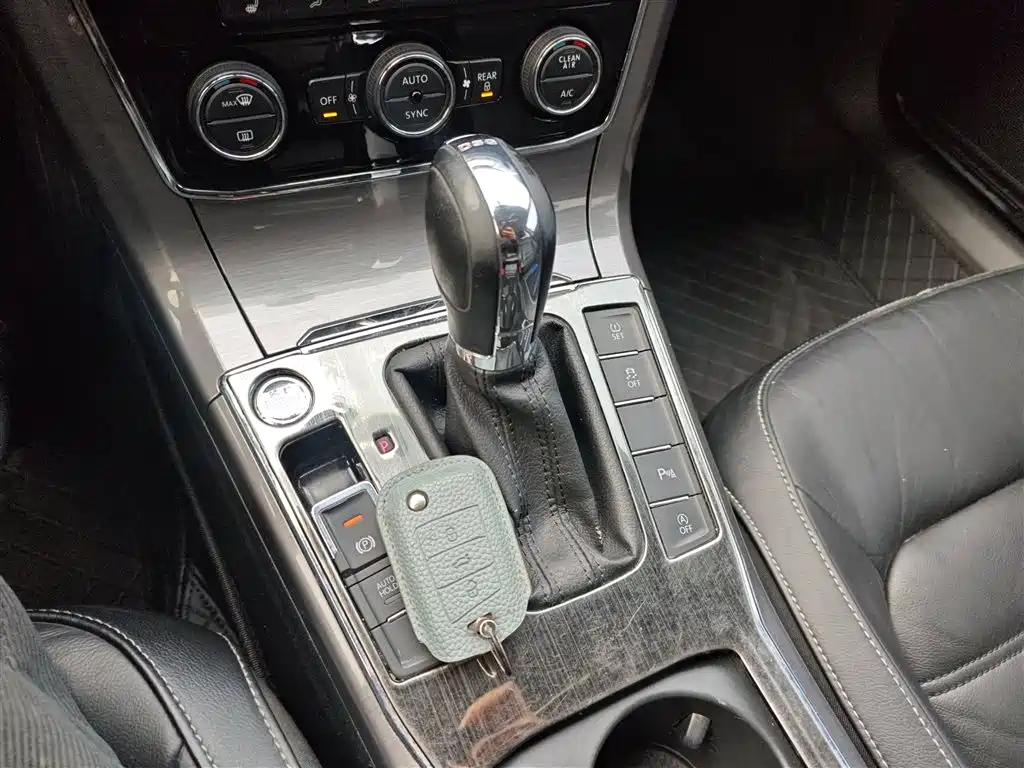 Volkswagen Passat 2017 330TSI DSG Prestige фото 6