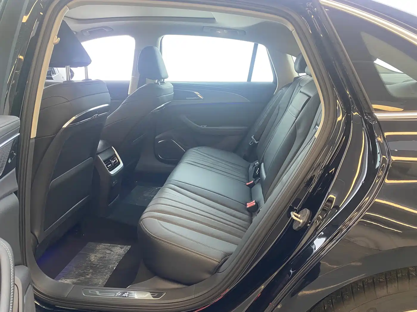 Hongqi H5 2026 2024 2.0T Automatic Smart Connect Flag Smooth Edition