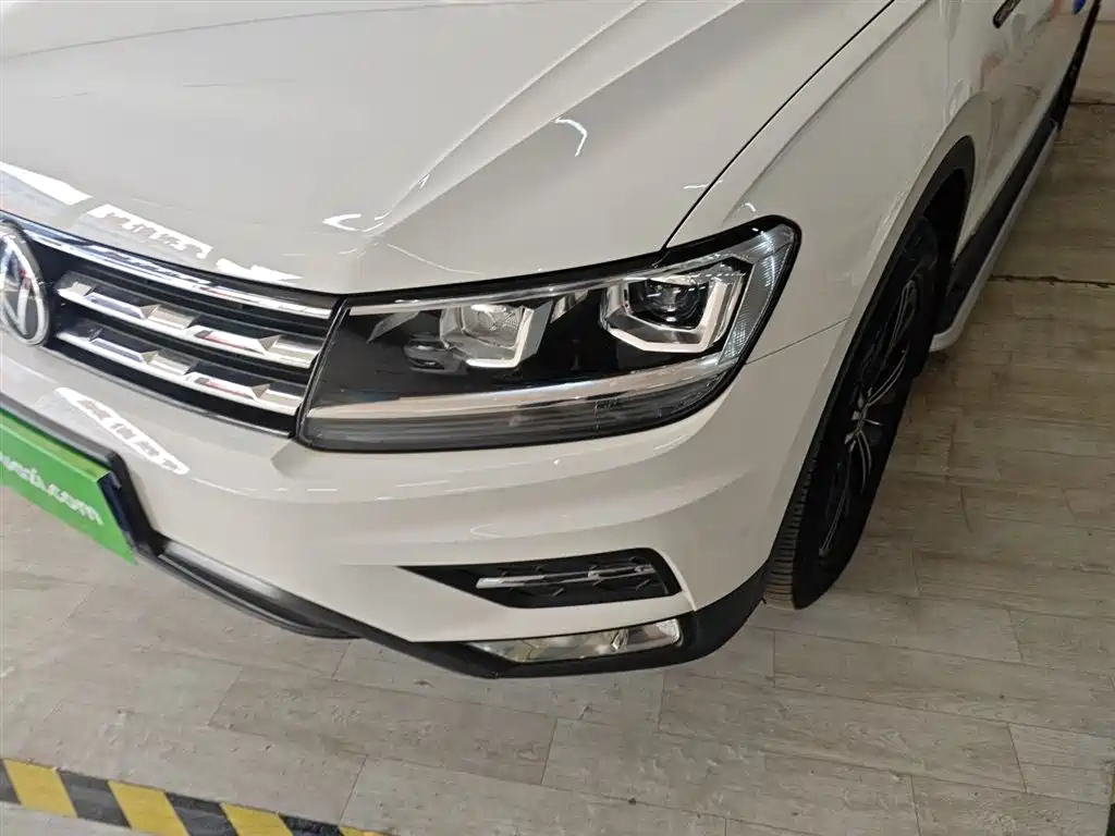 Volkswagen Tiguan L 2021 330TSI Automatic 2WD Smart фото 24