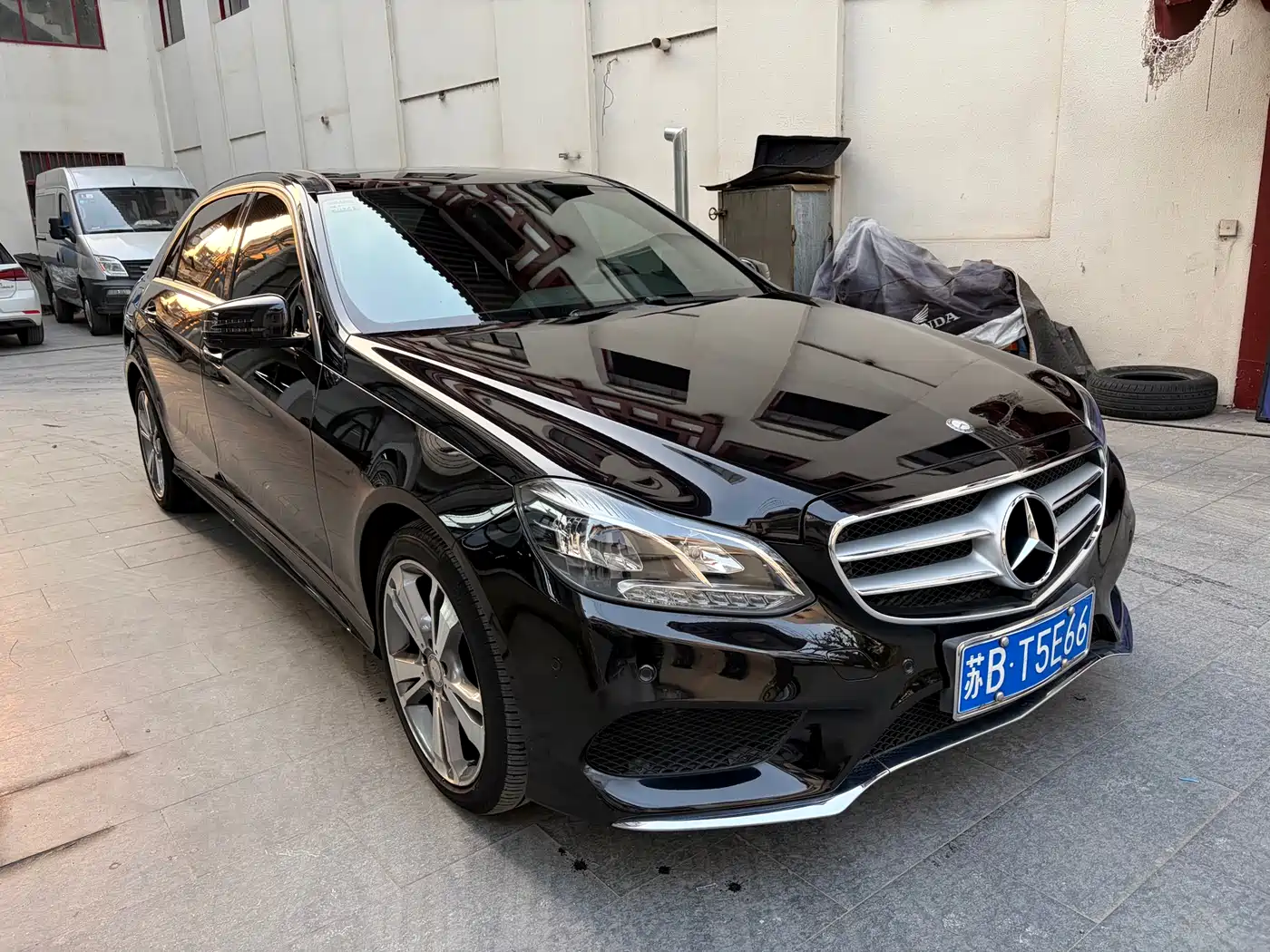 Mercedes-Benz E-Class 2015 E 320 L 4MATIC фото 3