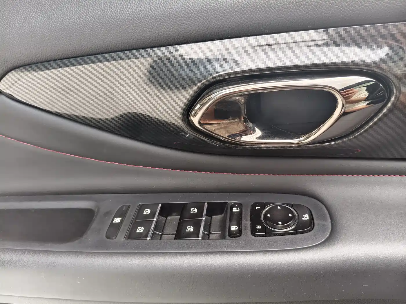 GAC Trumpchi Trumpchi Emkoo 2021 270T DCT J15 Edition фото 9