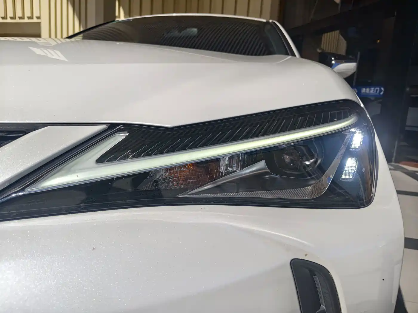 Lexus UX 2019 2019 260h Explorer Fun Edition (China V)