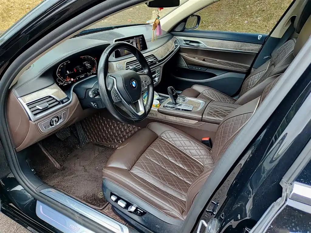 BMW 7 Series 2019 740Li Leading Luxury Package фото 7