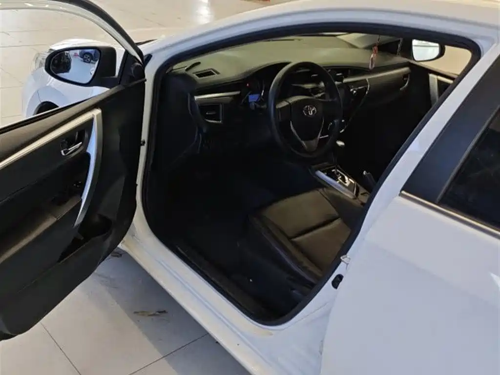 Toyota Corolla 2014 1.6L CVT GL фото 6