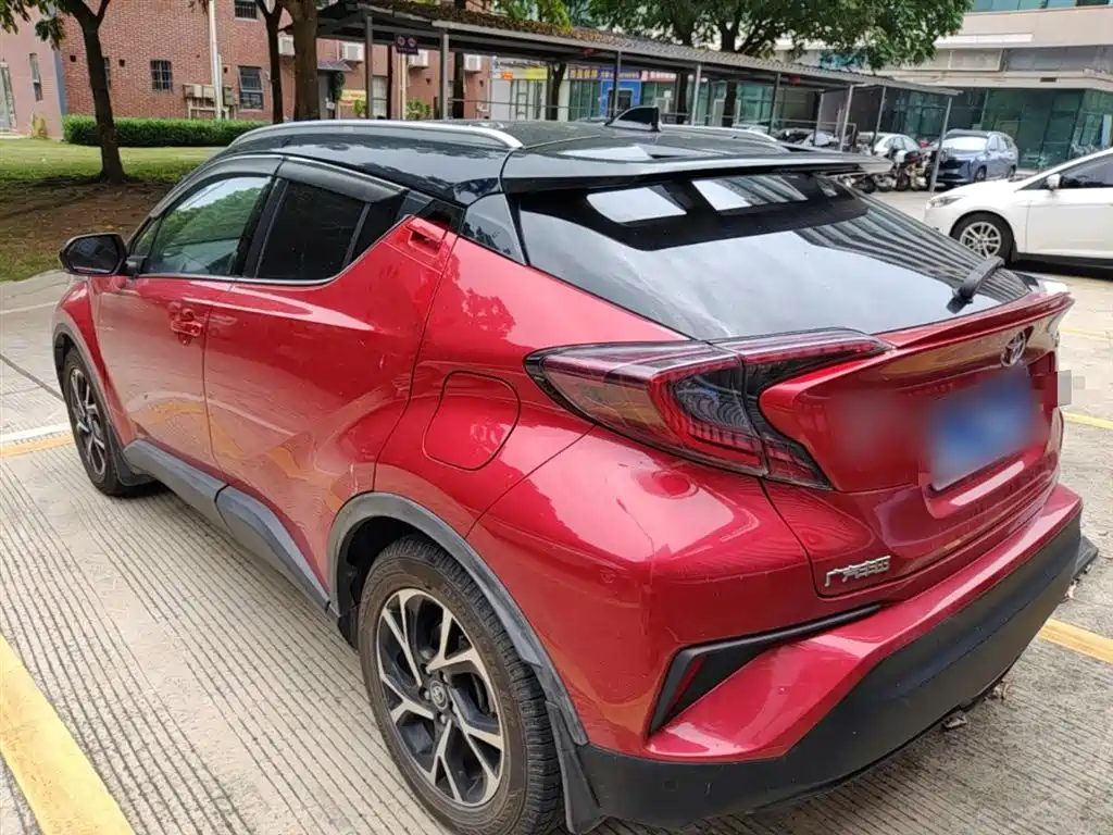 Toyota C-HR 2018 2.0L Luxury Sunroof Edition China VI фото 5