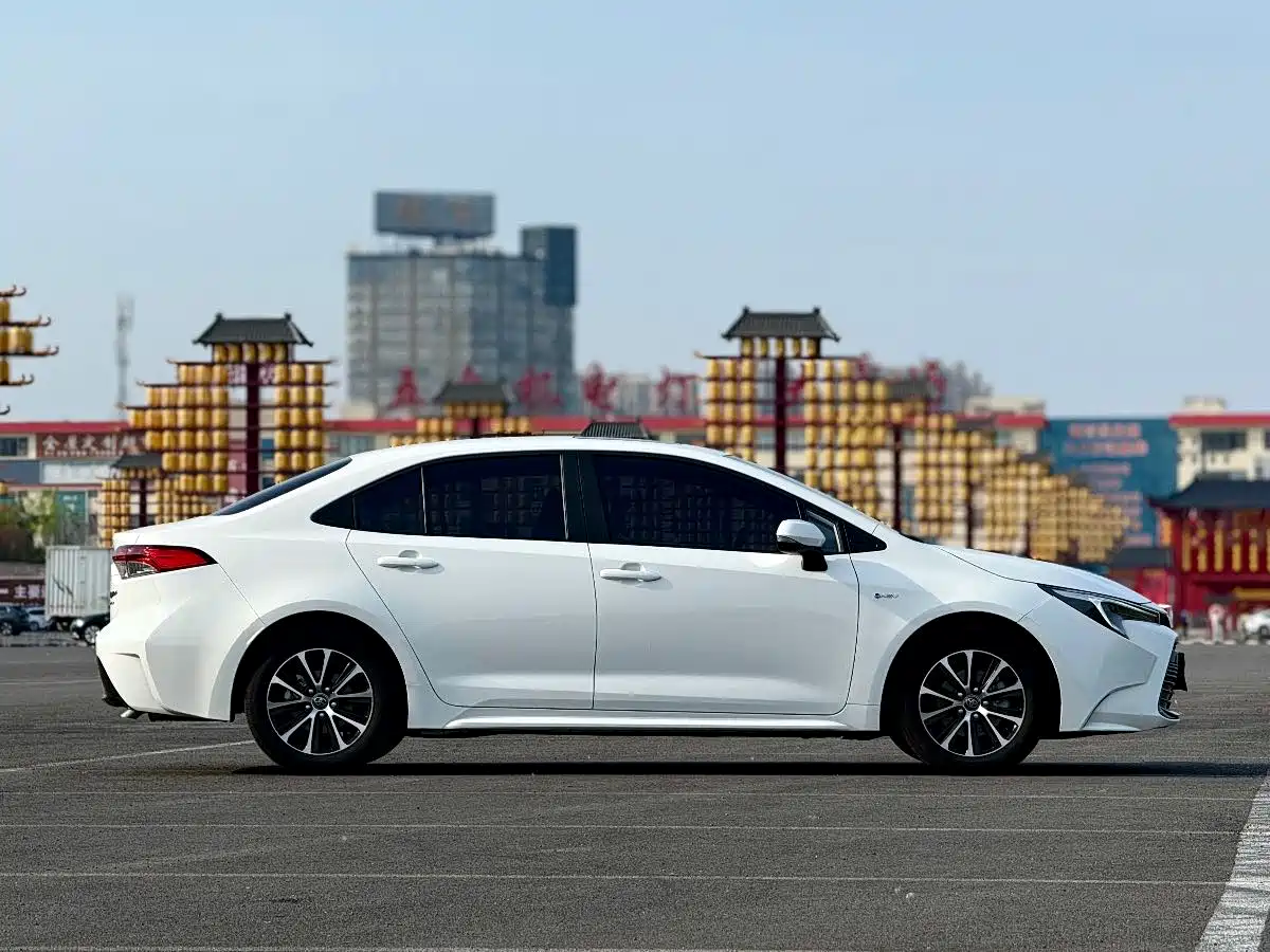 Toyota Levin 2024 Smart Hybrid 1.8L Luxury Edition фото 4