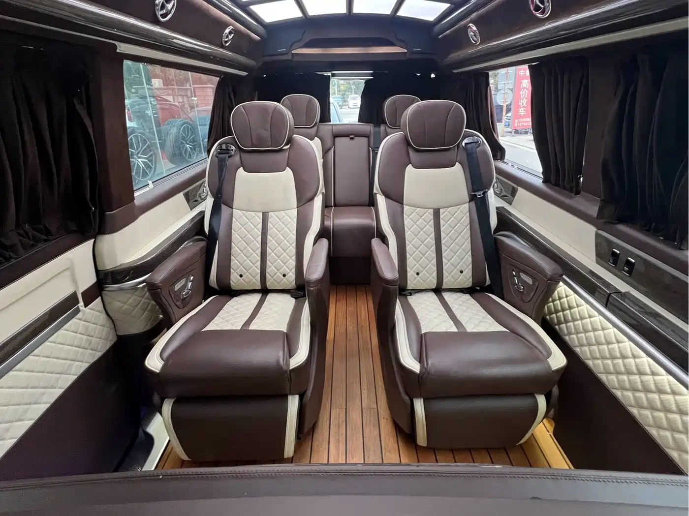 Volkswagen Caravelle 2019 2.0TSI 4WD Luxury 7-seater фото 7