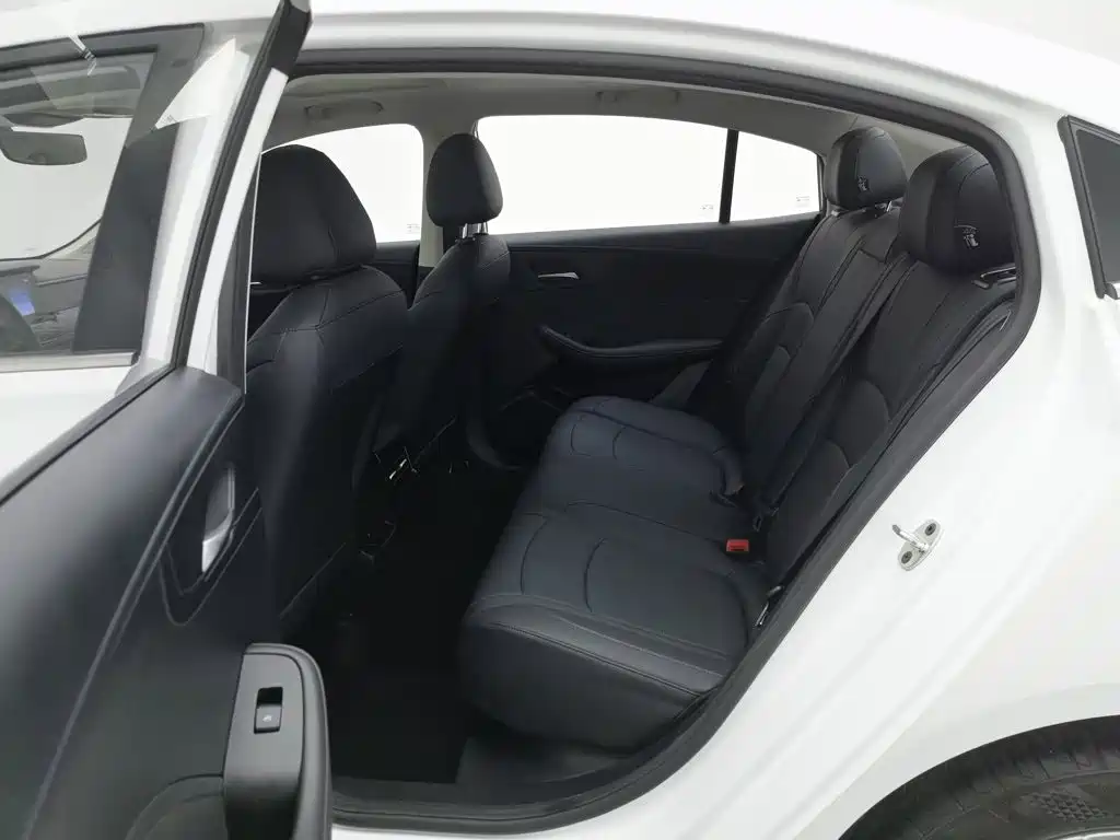 Roewe i5 2025 2023 1.5L CVT Luxury Edition
