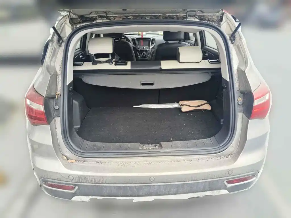 Photo 5 - Changan CS35