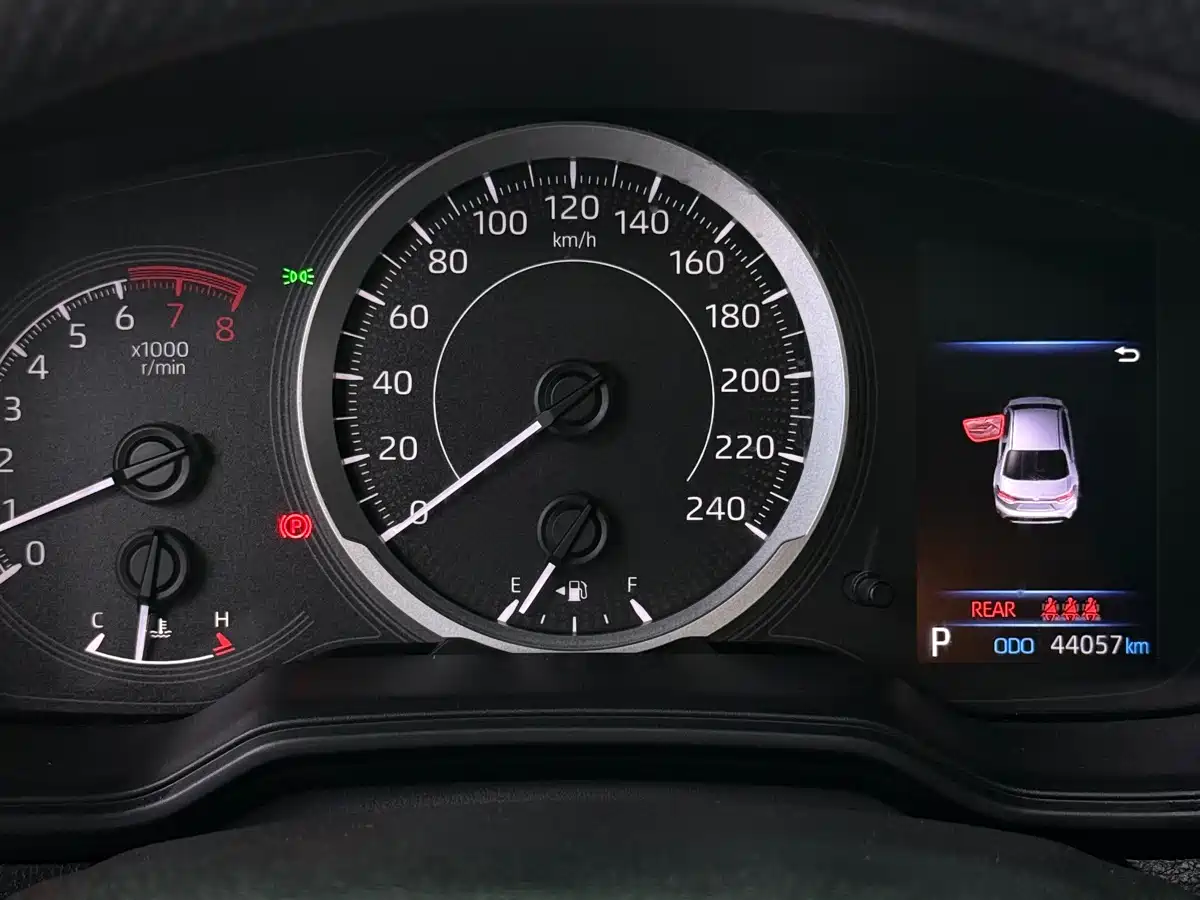 Toyota Levin 2022 185T CVT Luxury Edition фото 12