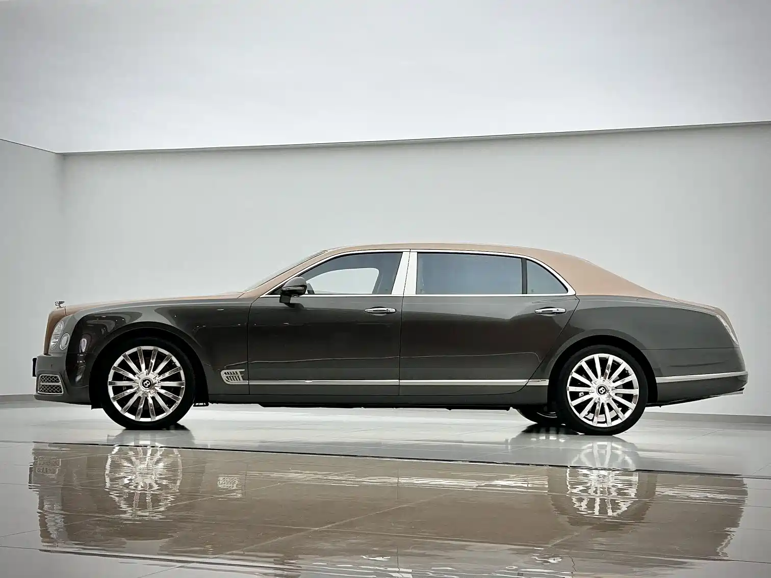 Фото 13 - Bentley Mulsanne