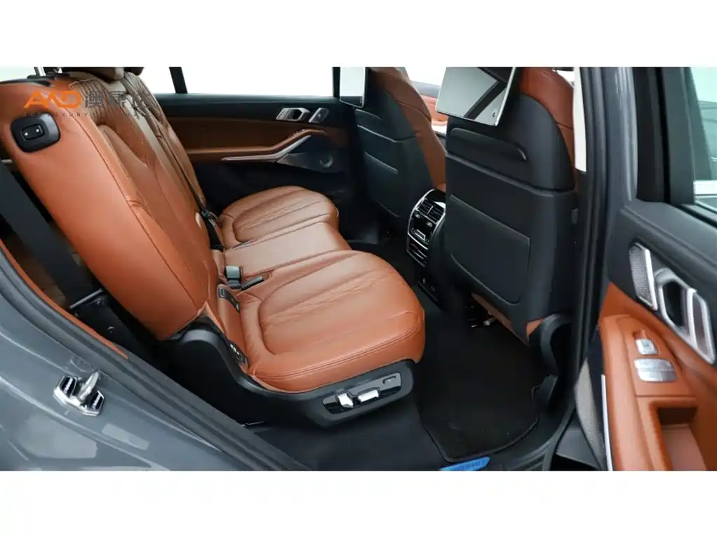 Photo 8 - BMW X7