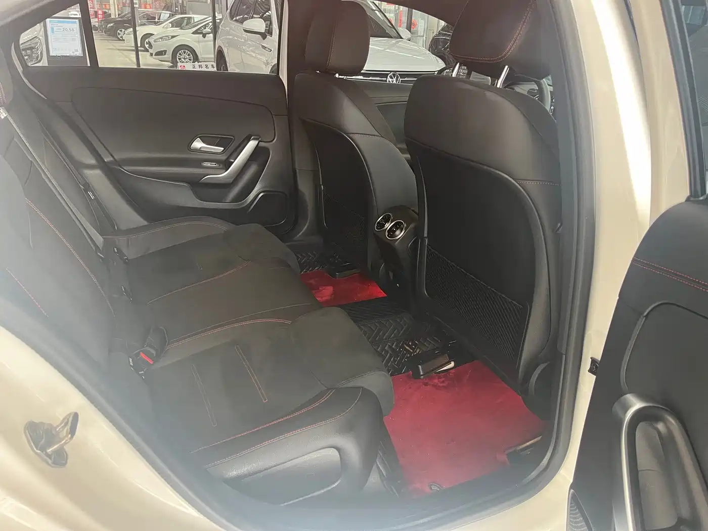 Mercedes-Benz A-Class 2024 A 200 L Fashion Edition фото 9