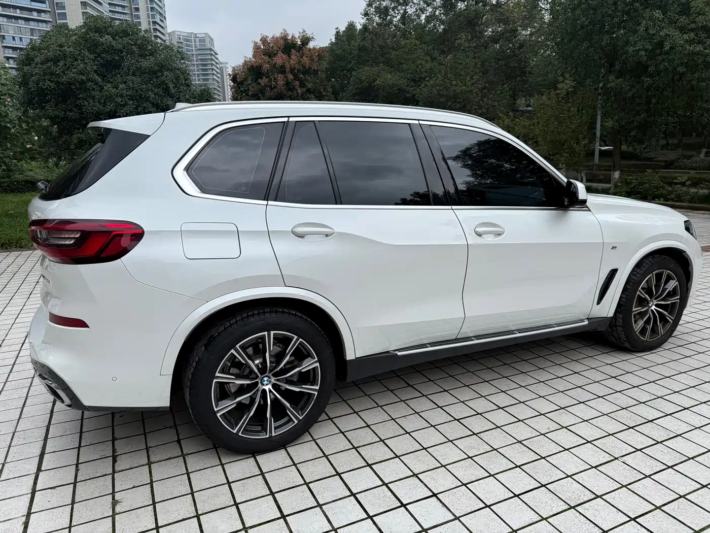 BMW X5 (Import) 2019 xDrive30i M Sport Package фото 10