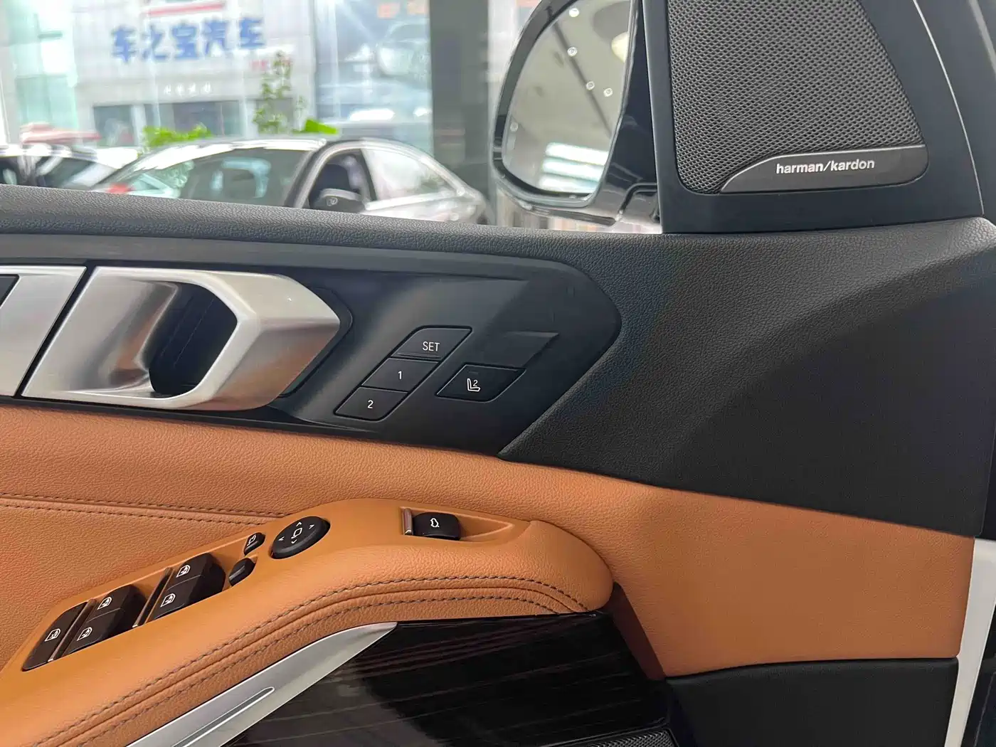BMW X5 (Import) 2019 xDrive40i Exclusive M Sport Package фото 5