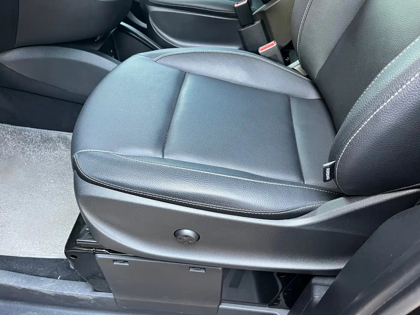Mercedes-Benz Vito 2024 2.0T Business 7-Seater фото 11