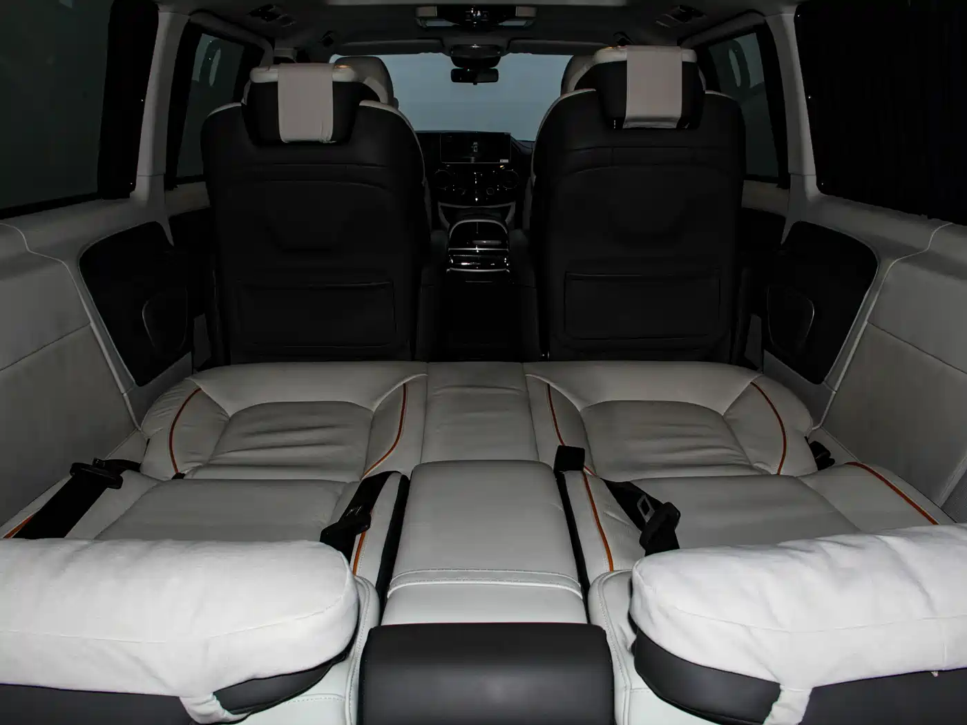 Mercedes-Benz Vito 2023 2.0T Business 7-Seater фото 10