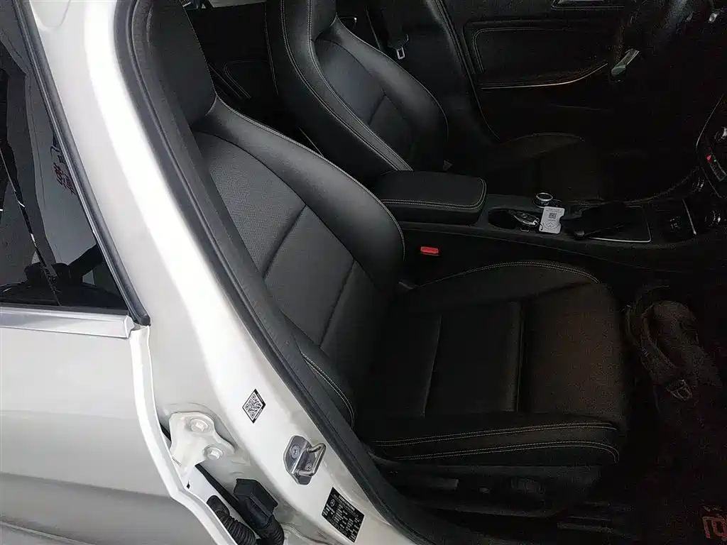 Mercedes-Benz GLA 2018 GLA 200 Fashion фото 17