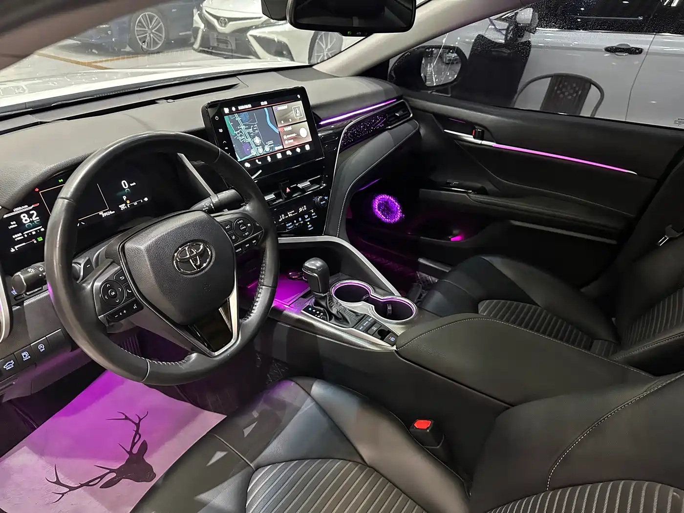 Фото 10 - Toyota Camry