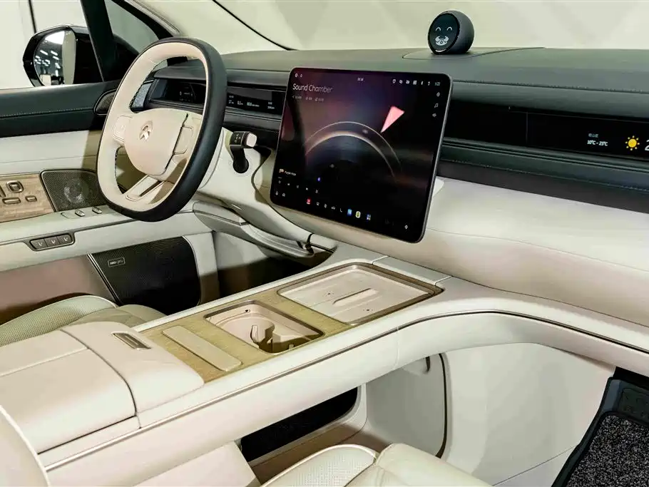 NIO ES8 2026 2025 Model 6-Seat Executive Luxury Edition