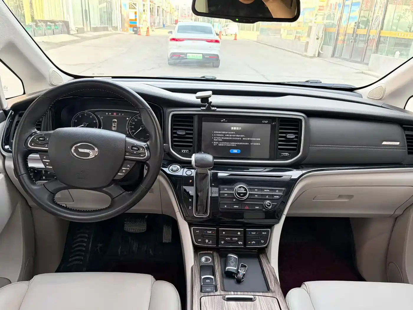 GAC Trumpchi Trumpchi M8 2018 320T Premium Edition фото 8