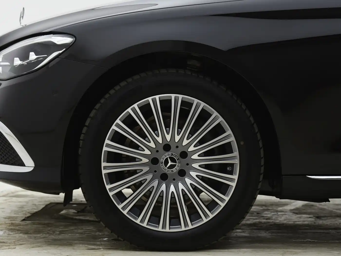 Mercedes-Benz E-Class 2023 Facelift E 300 L Luxury фото 6