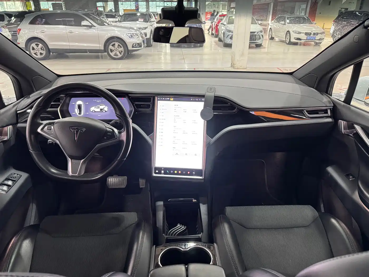 TESLA MODEL X