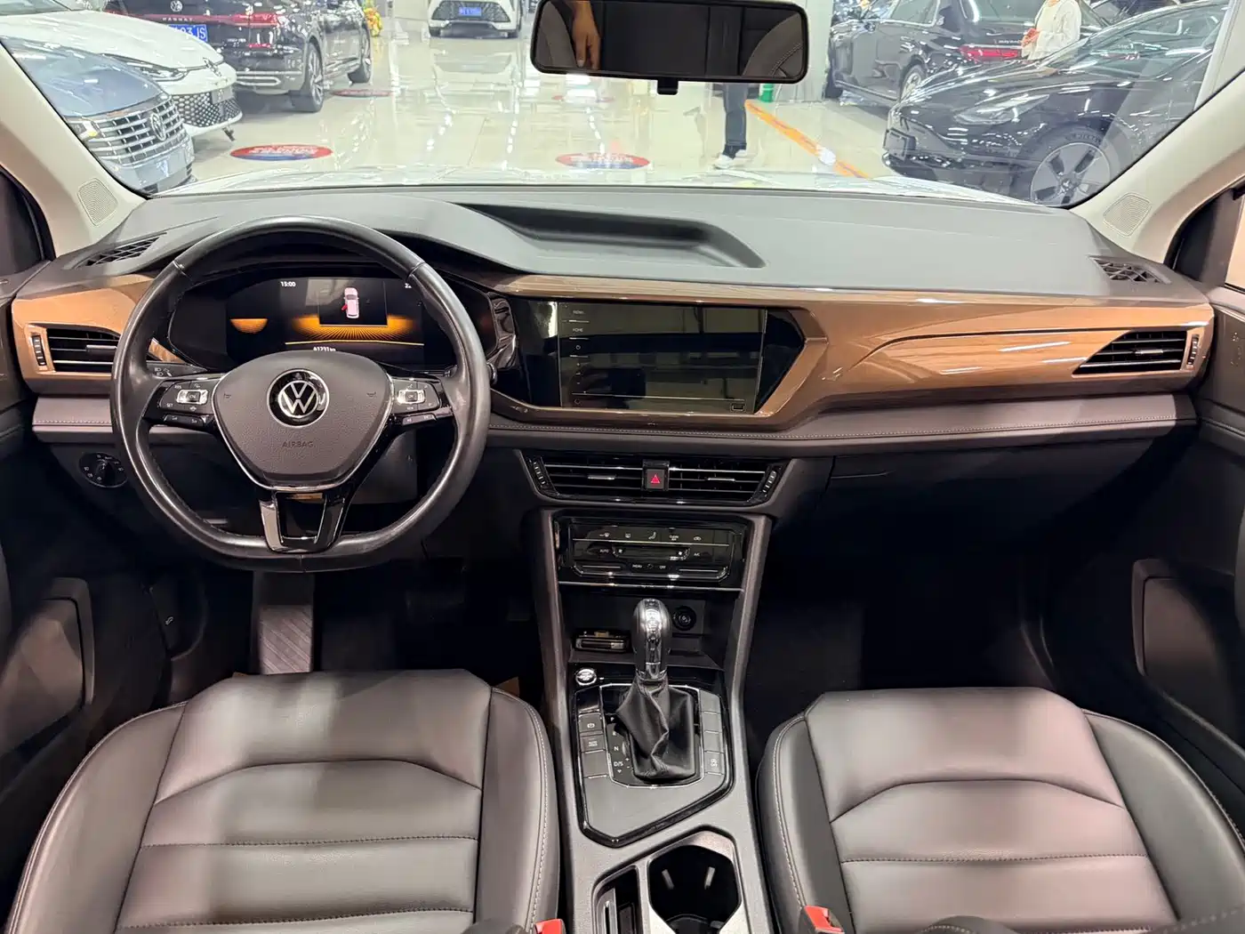 Volkswagen Tharu 2022 280TSI 2WD Comfort фото 7