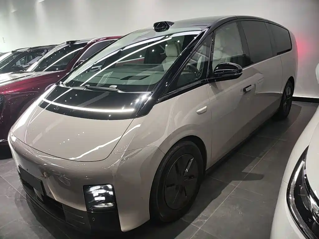 Li Auto MEGA 2024