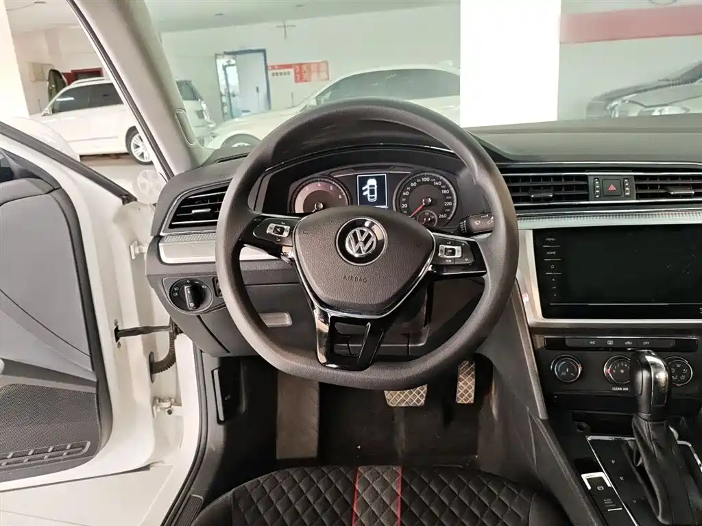 Volkswagen Lamando 2021 230TSI DSG Fashion Edition фото 11