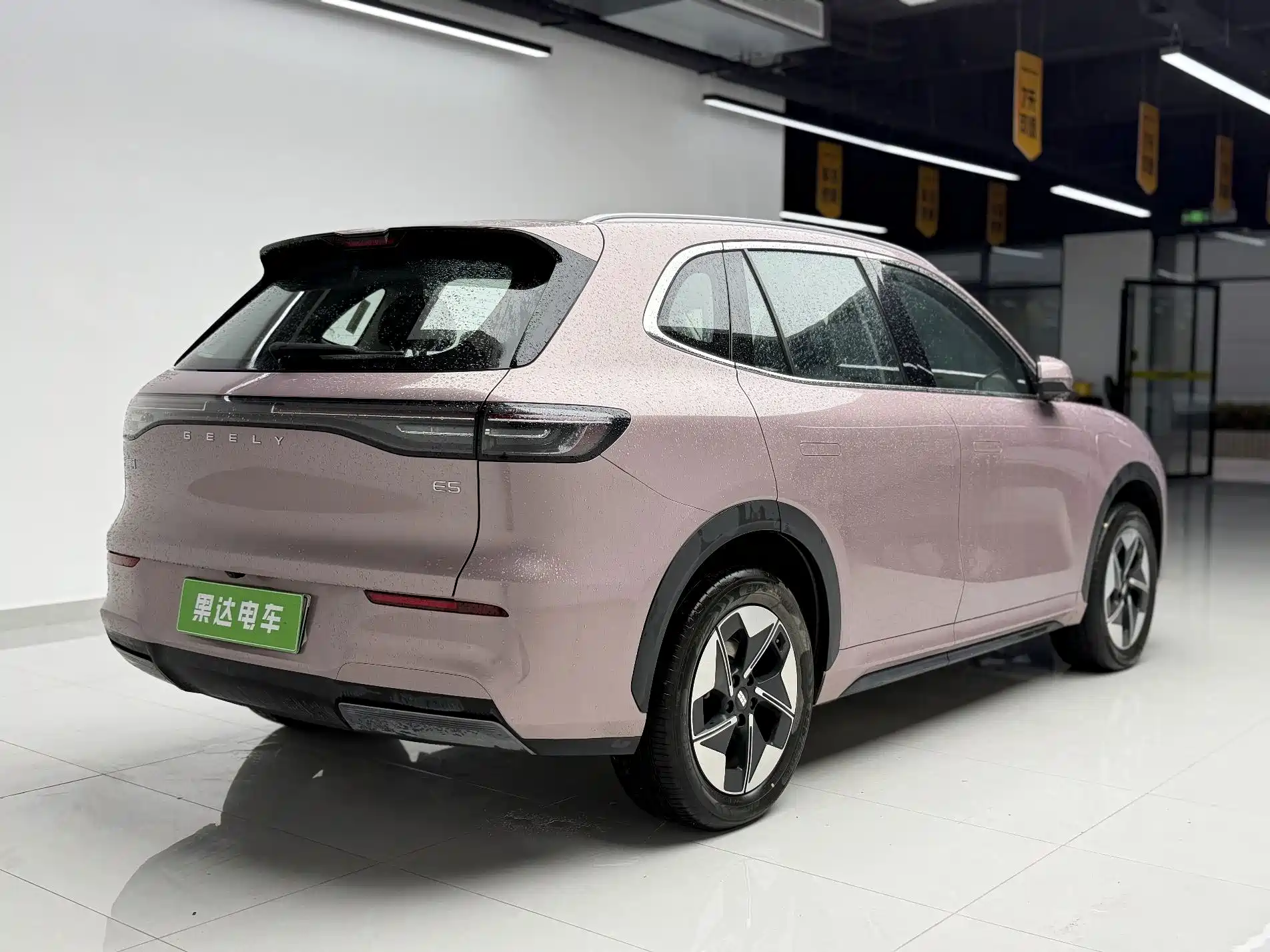 Фото 4 - Geely Galaxy Galaxy E5