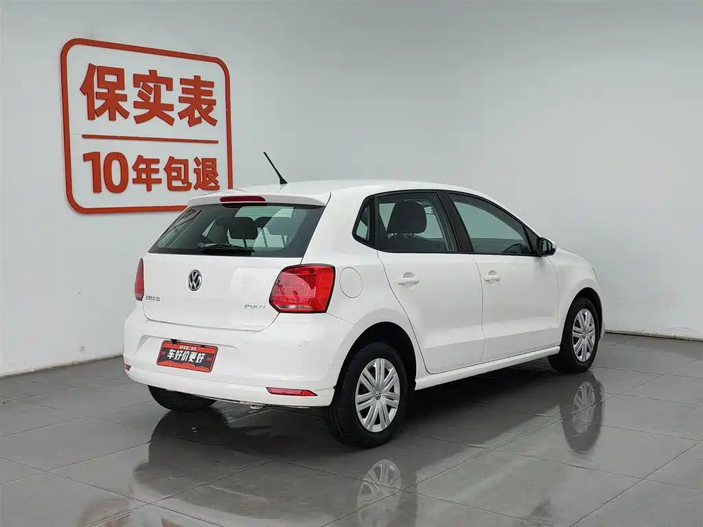 Volkswagen Polo 2016 1.4L Automatic Trend фото 2