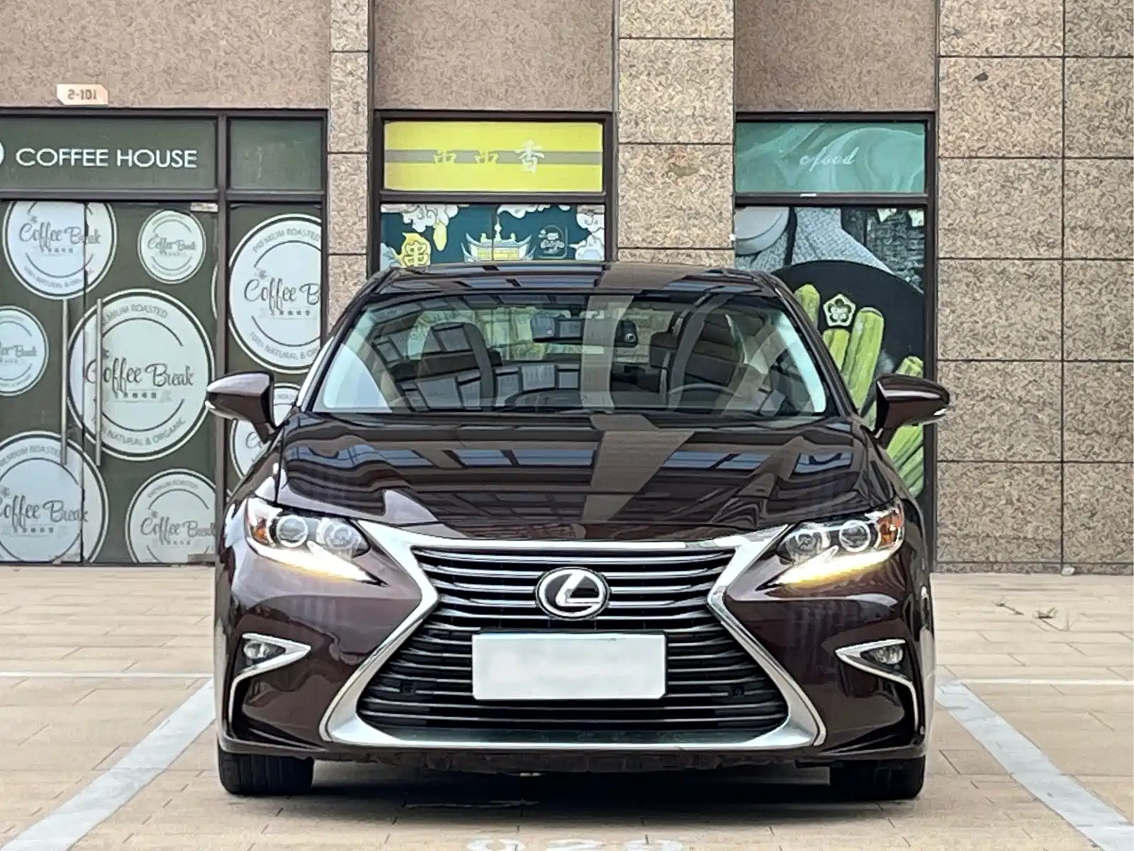 Фото 2 - Lexus ES