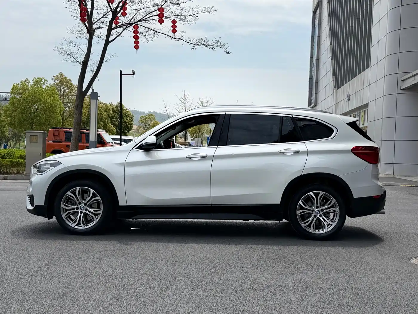 BMW X1 2019 sDrive20Li Leading Model фото 7