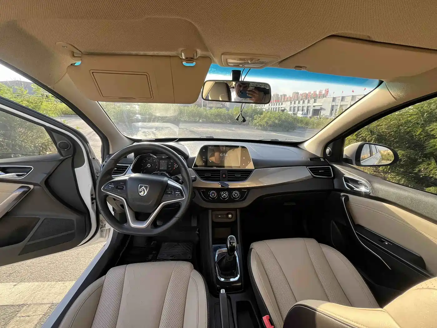 Baojun 310W 2019 2017 1.5L Manual Fashion Edition (China V)