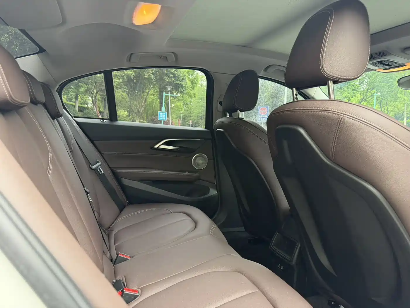 BMW 1 Series 2022 120i M Sport Shadow Edition фото 12