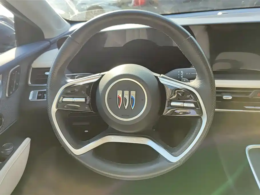 Buick LaCrosse 2023 Avenir Edition фото 15