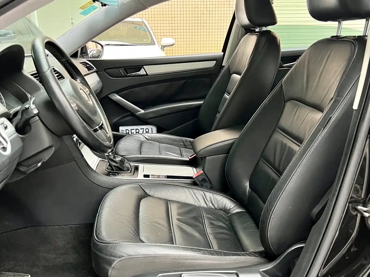 Volkswagen Passat 2011 1.8TSI DSG Honor Edition фото 6