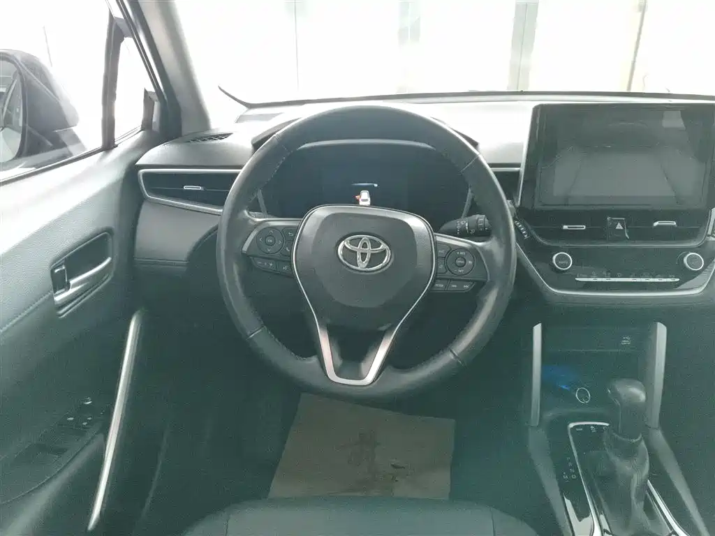 Toyota Corolla Cross 2022 2.0L Flagship Edition фото 3