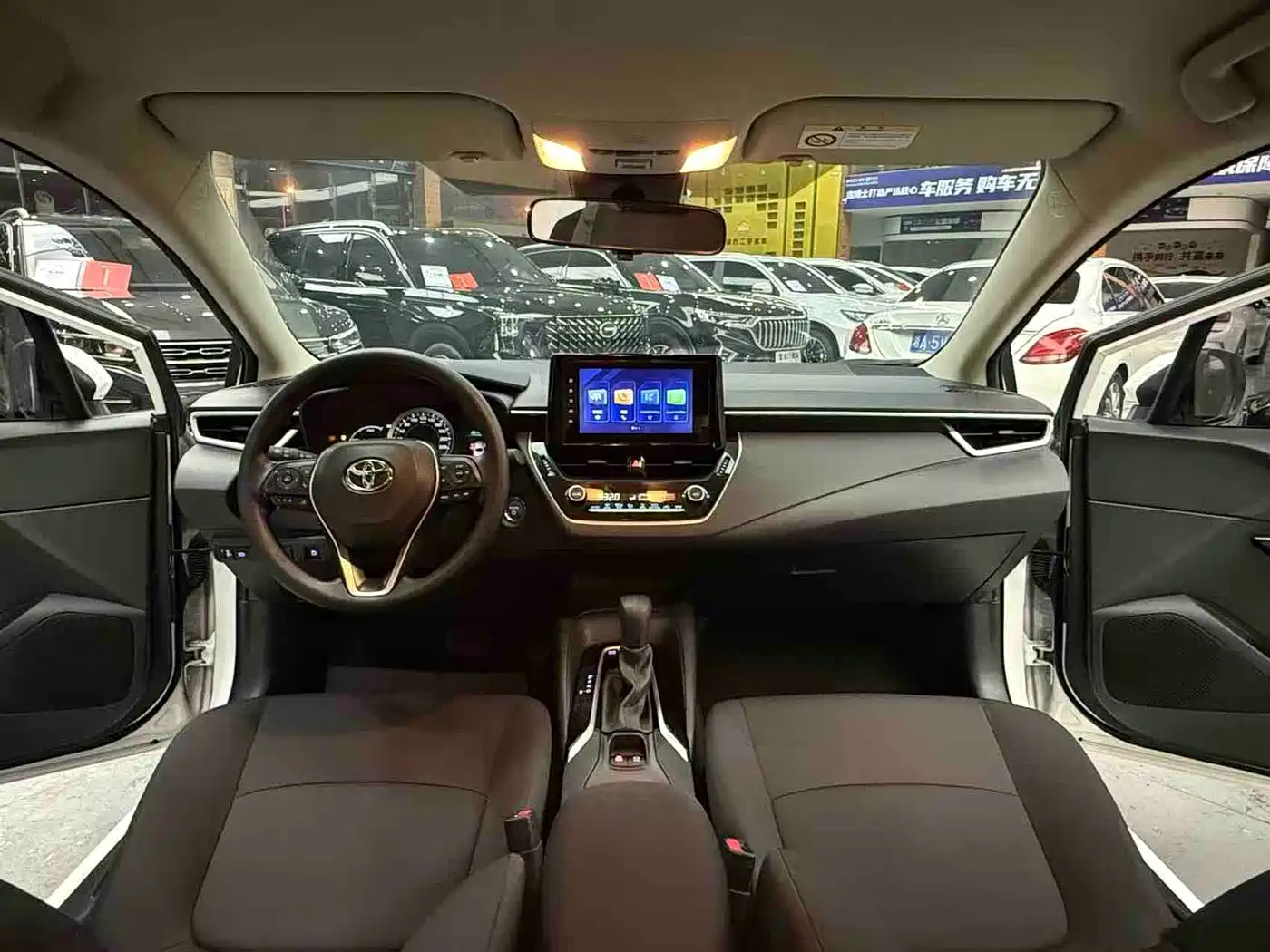 Toyota Corolla 2021 Hybrid 1.8L E-CVT Pioneer Edition фото 8