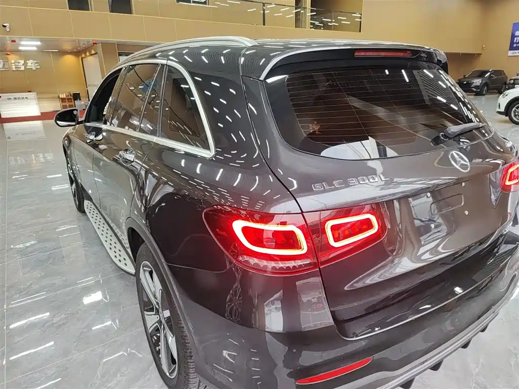 Mercedes-Benz GLC 2022 Facelift GLC 300 L 4MATIC Dynamic Collector's Edition фото 5