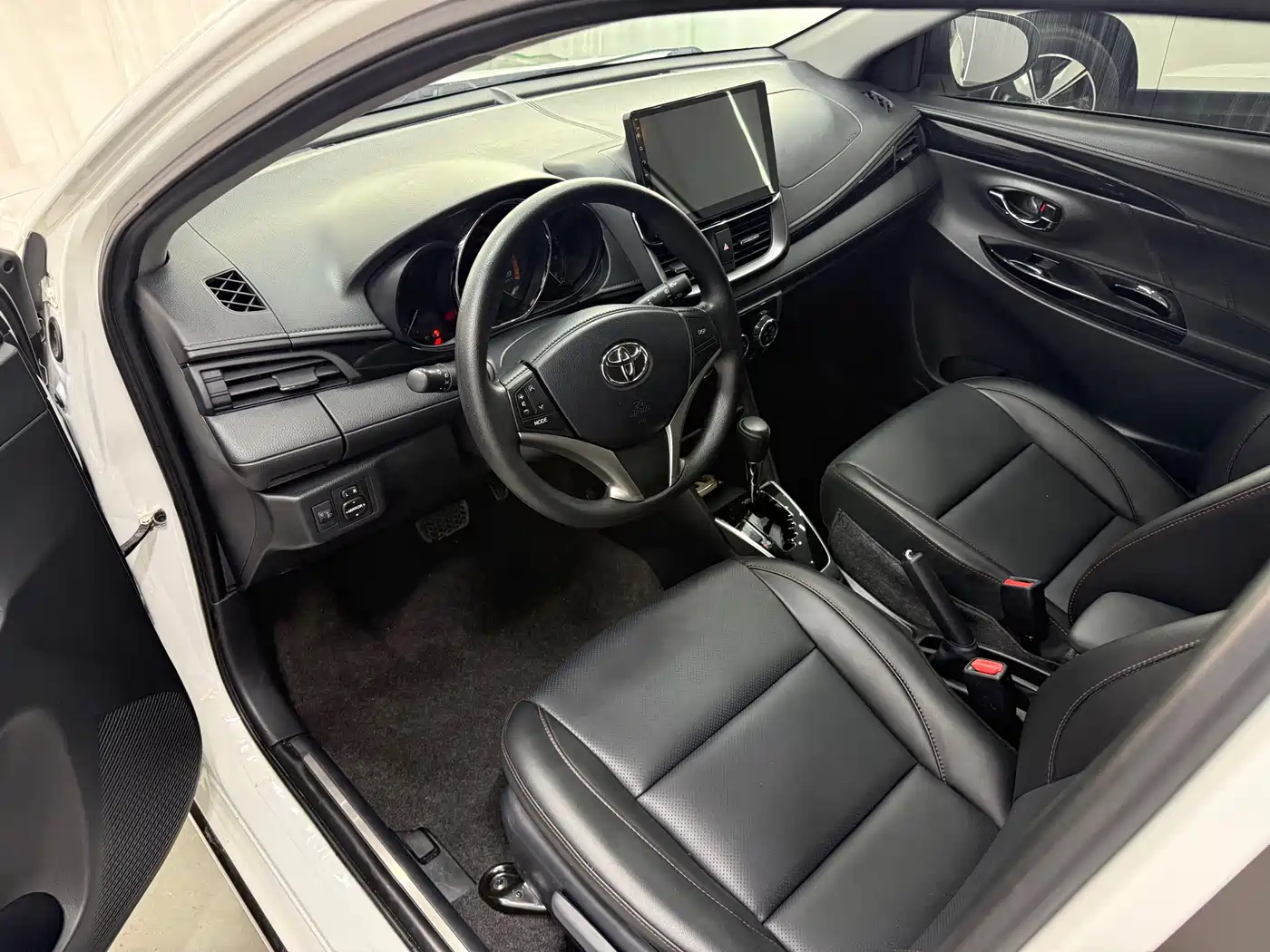 Toyota YARiS L Zhi Xuan 2022 Zhi Xuan X 1.5L CVT Luxury PLUS Edition фото 13