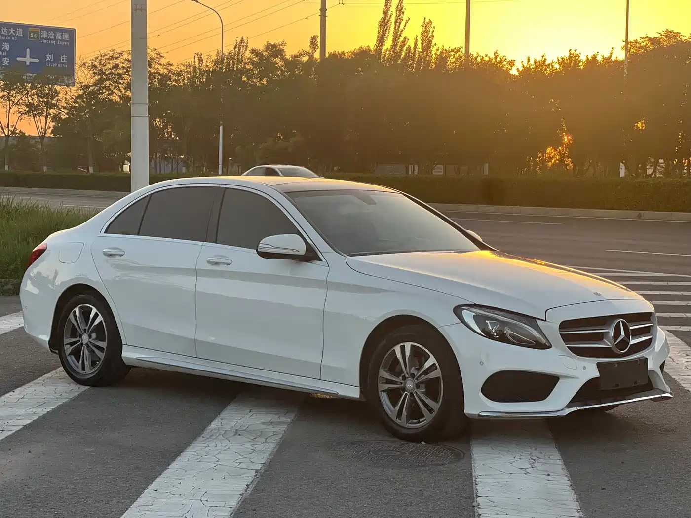 Mercedes-Benz C-Class 2016 C 200 L Sport фото 3
